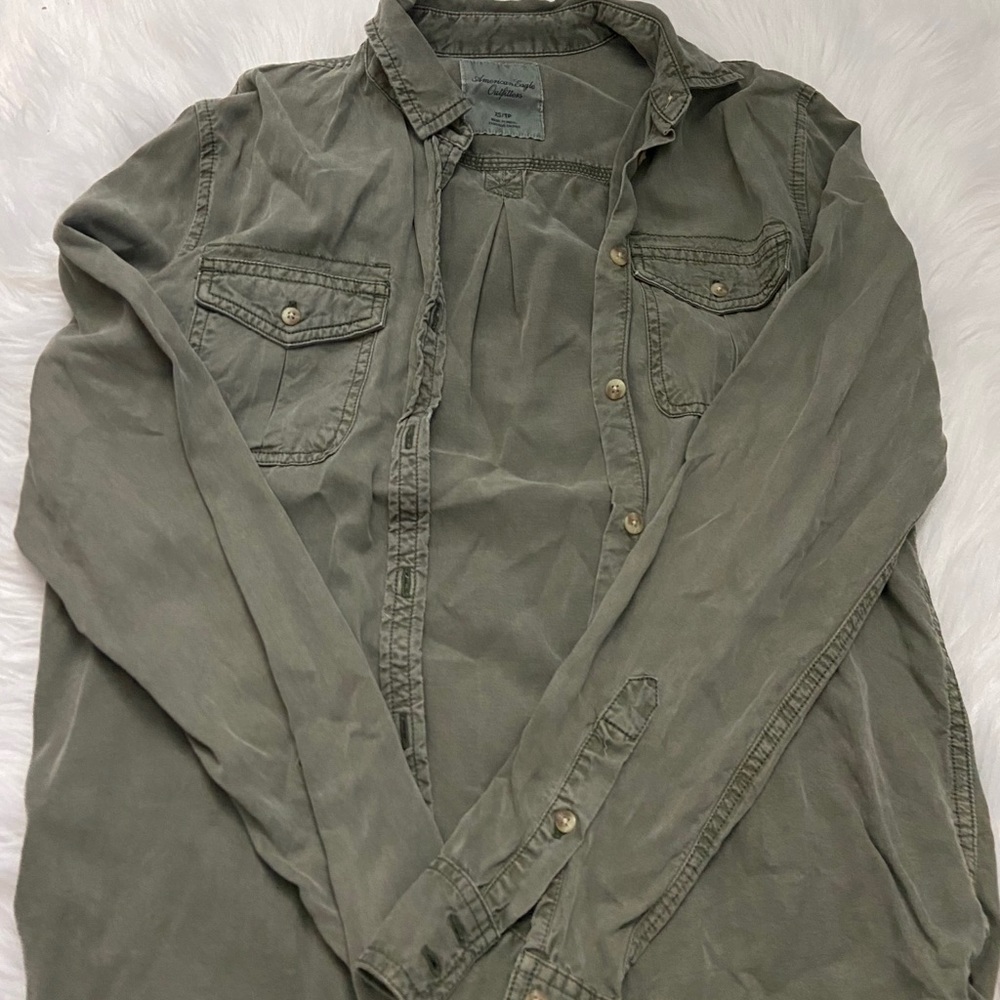 American eagle button down shirt